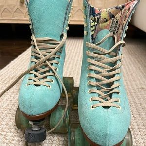 Cutest retro roller skates